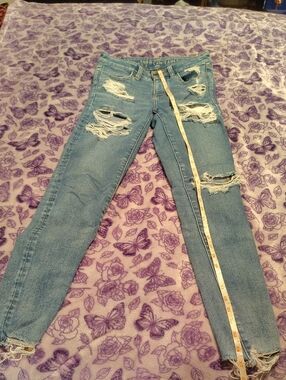 American Eagle Outfitters Women's Light Blue Ripped Skinny Jeans